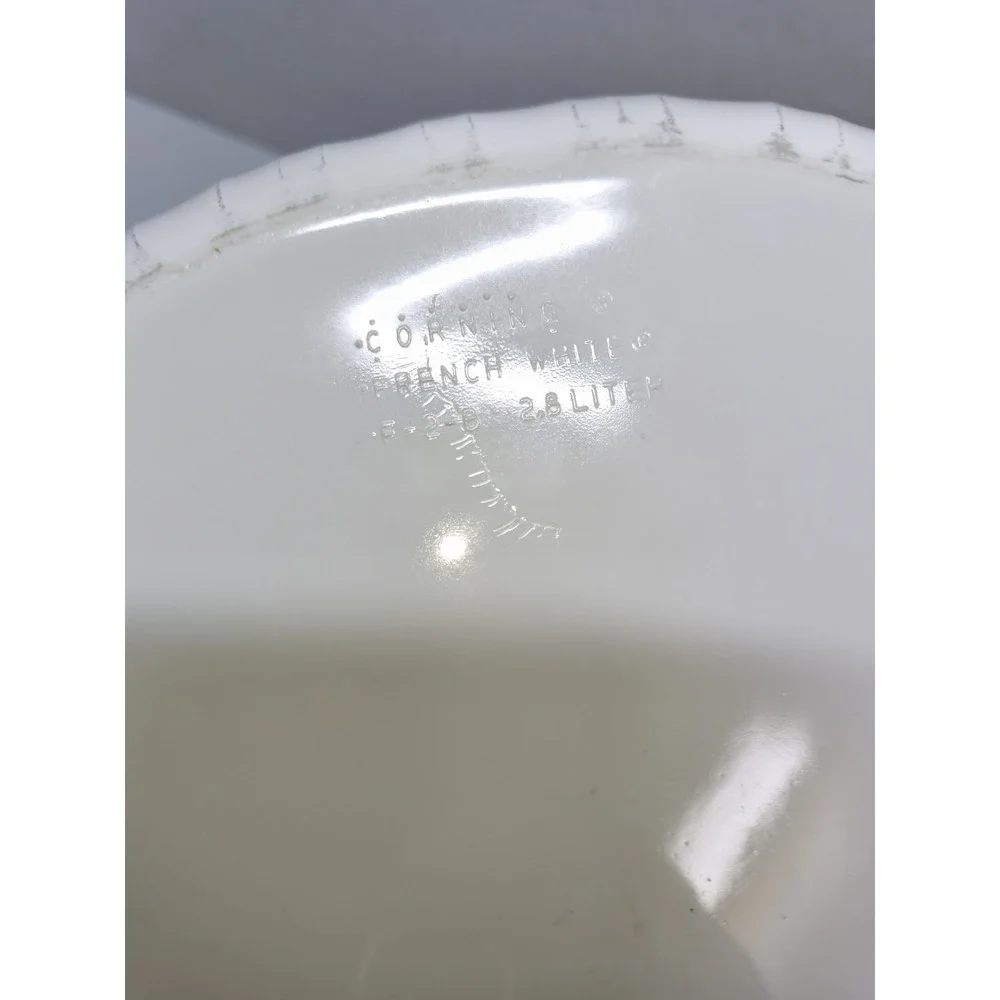 Corning Ware French White F-2-B 2.8 L 3 Q Casserole Baking Dish w Pyrex Lid